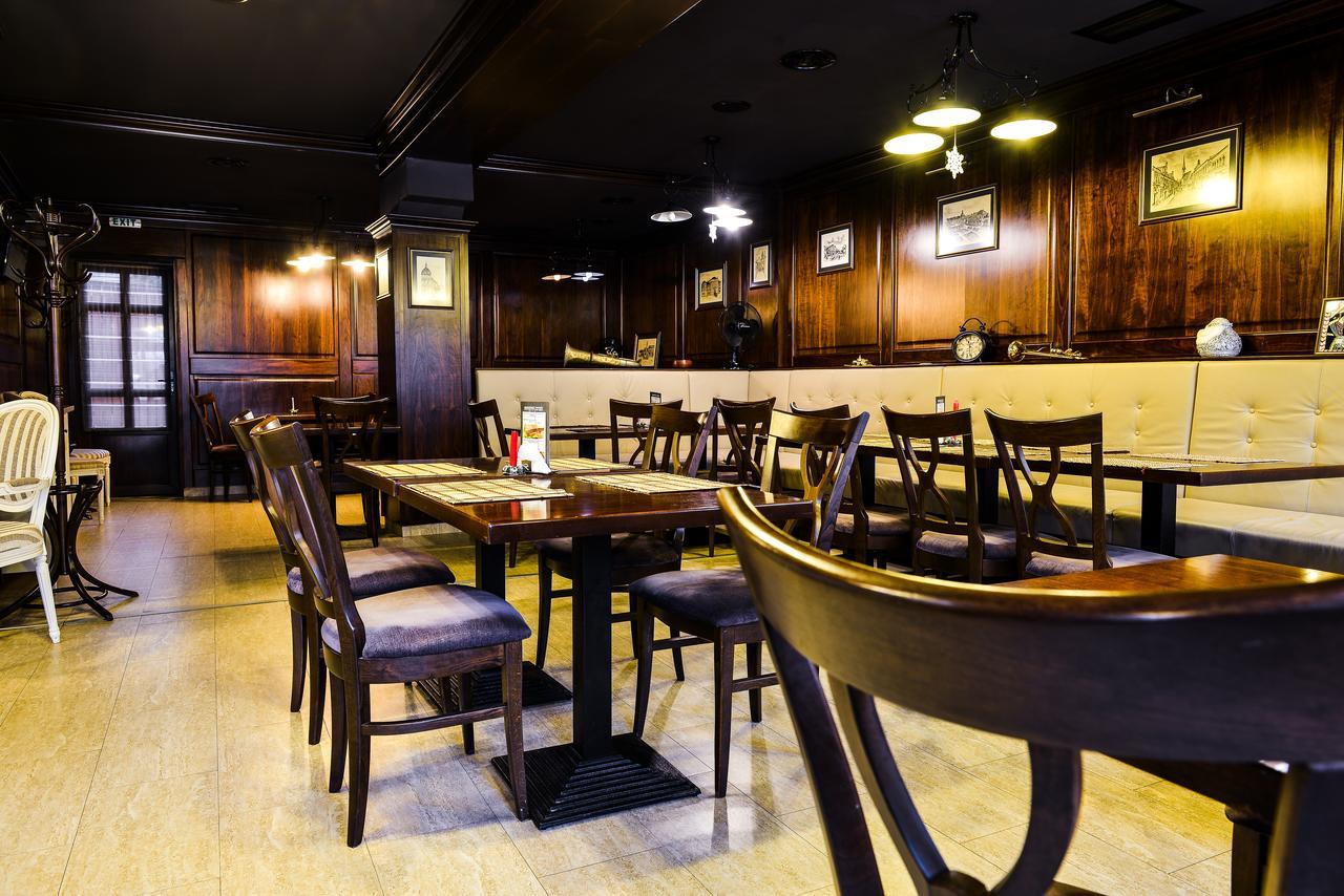 Park House Otel Dej Dış mekan fotoğraf