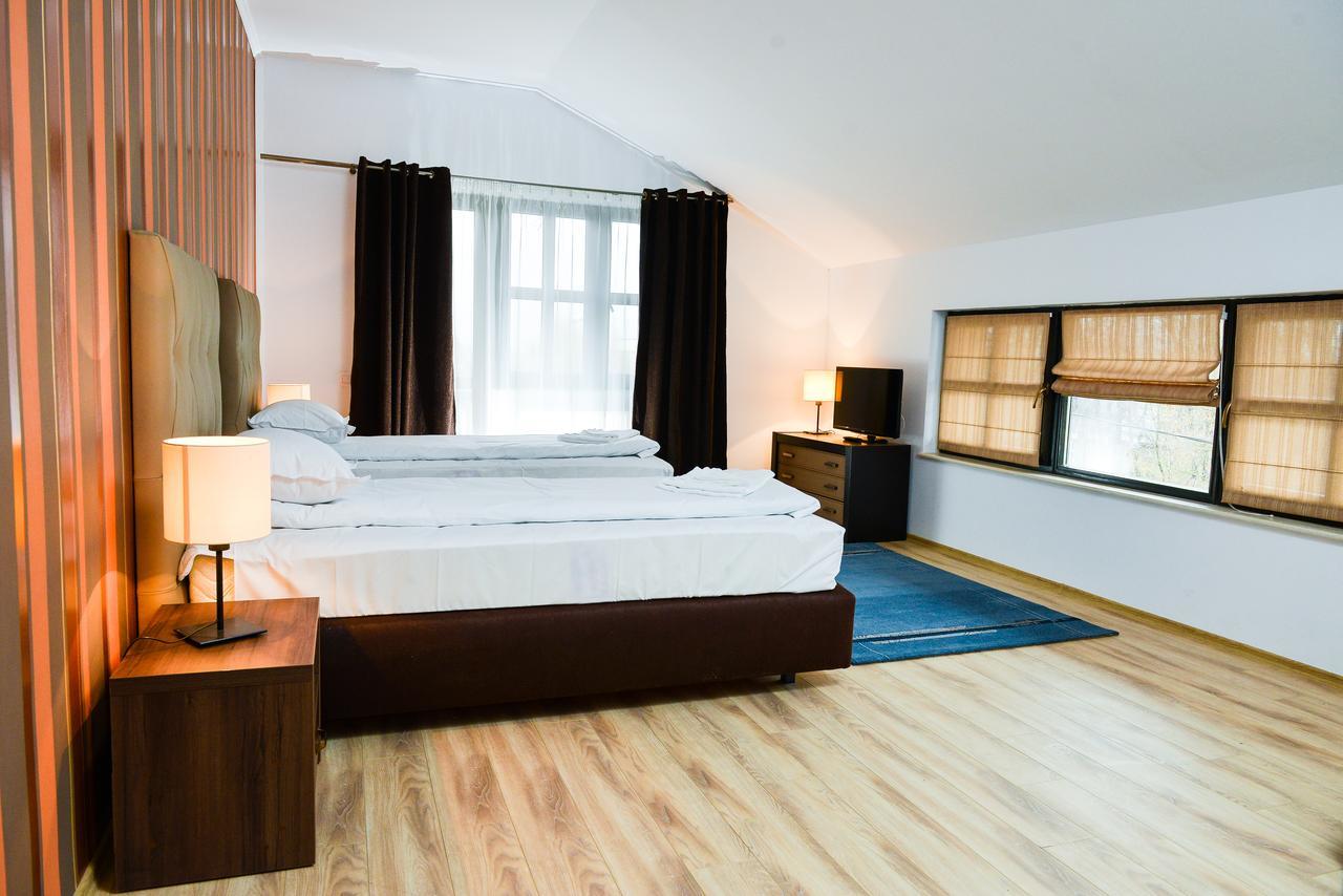 Park House Otel Dej Dış mekan fotoğraf