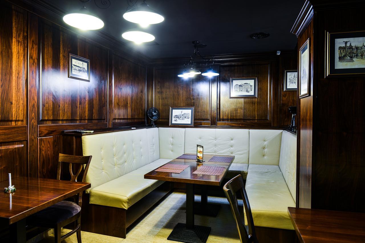 Park House Otel Dej Dış mekan fotoğraf